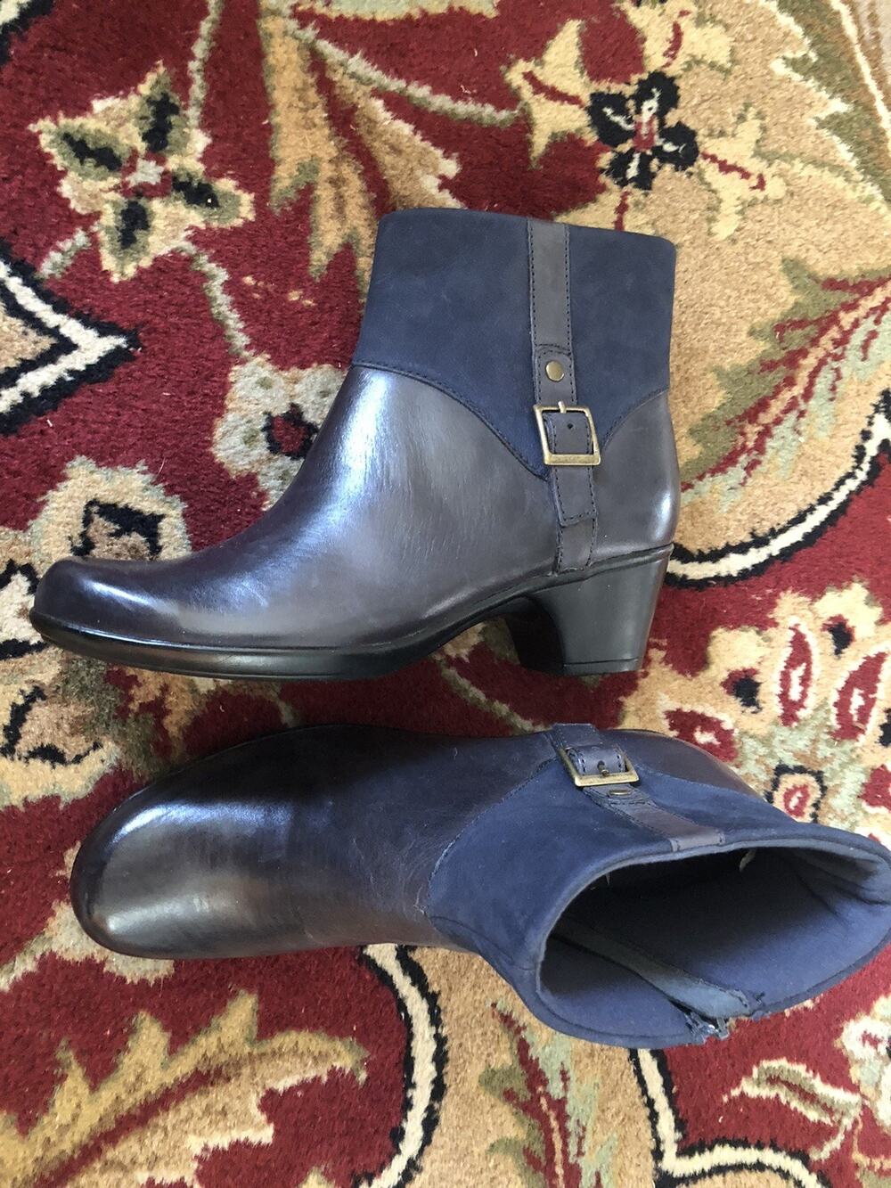 Clarks Ankle Boots Women Sz 8 Blue Leather Side Zip Style 62426